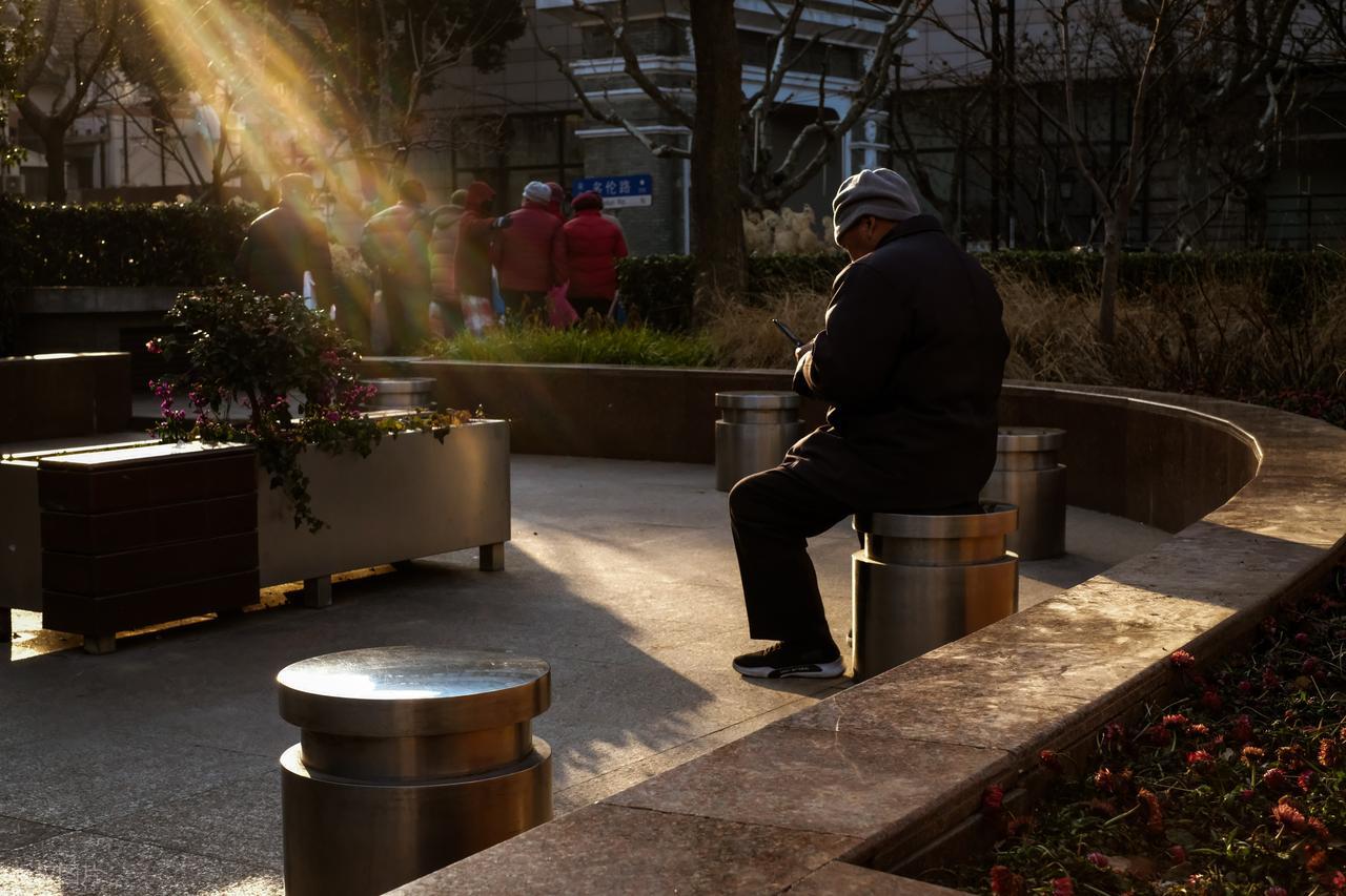 股票的涨跌是根据什么来决定的_股神巴菲特_炒股心态