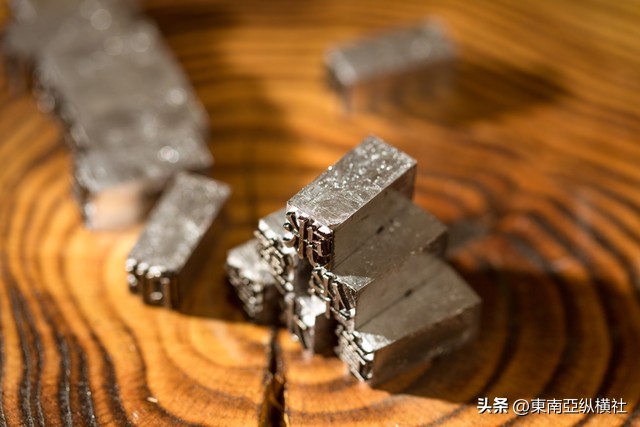白银工业需求与货币属性_白银价格走势分析_2025年白银价格走势分析