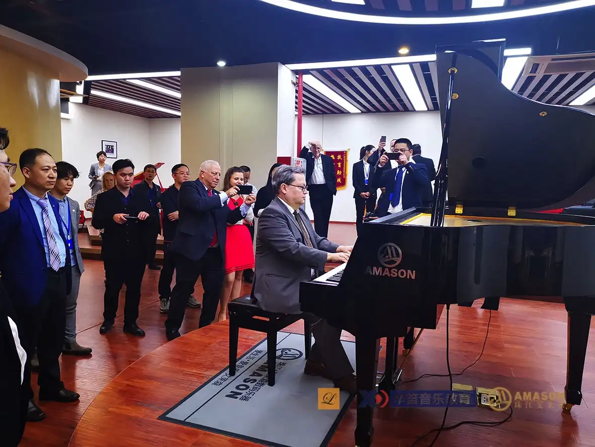 珠江艾茉森数码钢琴_冯兰钢琴_兰森国际音乐节
