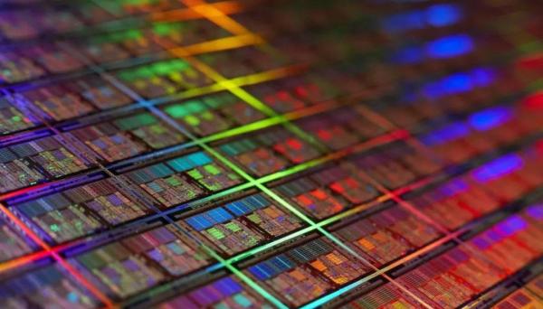 鼎益丰兑付危机_鼎益丰总裁卷钱跑路_中国鼎益丰什么时候可以复牌