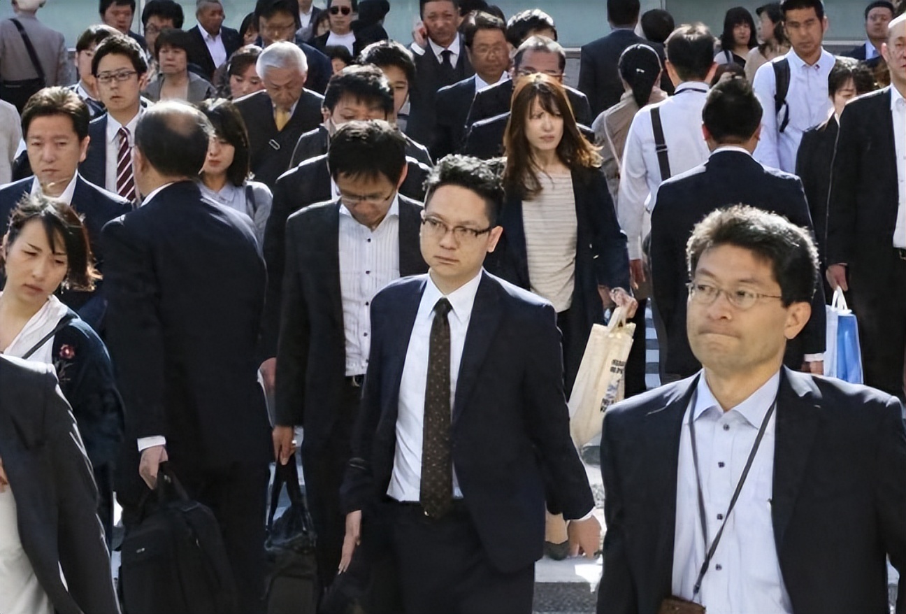 日本经济泡沫史_日本近30年房价走势图_日元升值对日本经济影响
